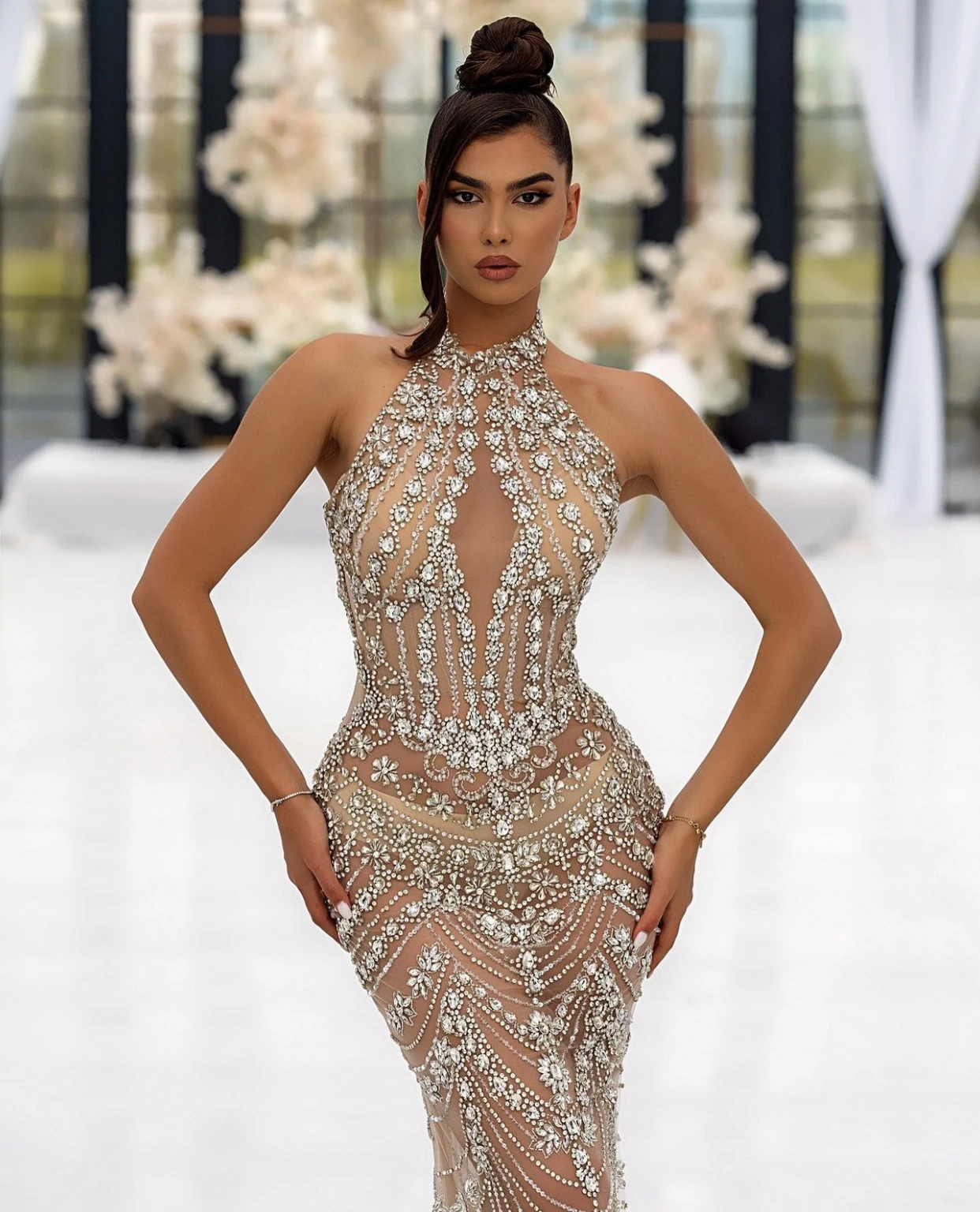 Fustan i gjatë me kristale, shampanjë